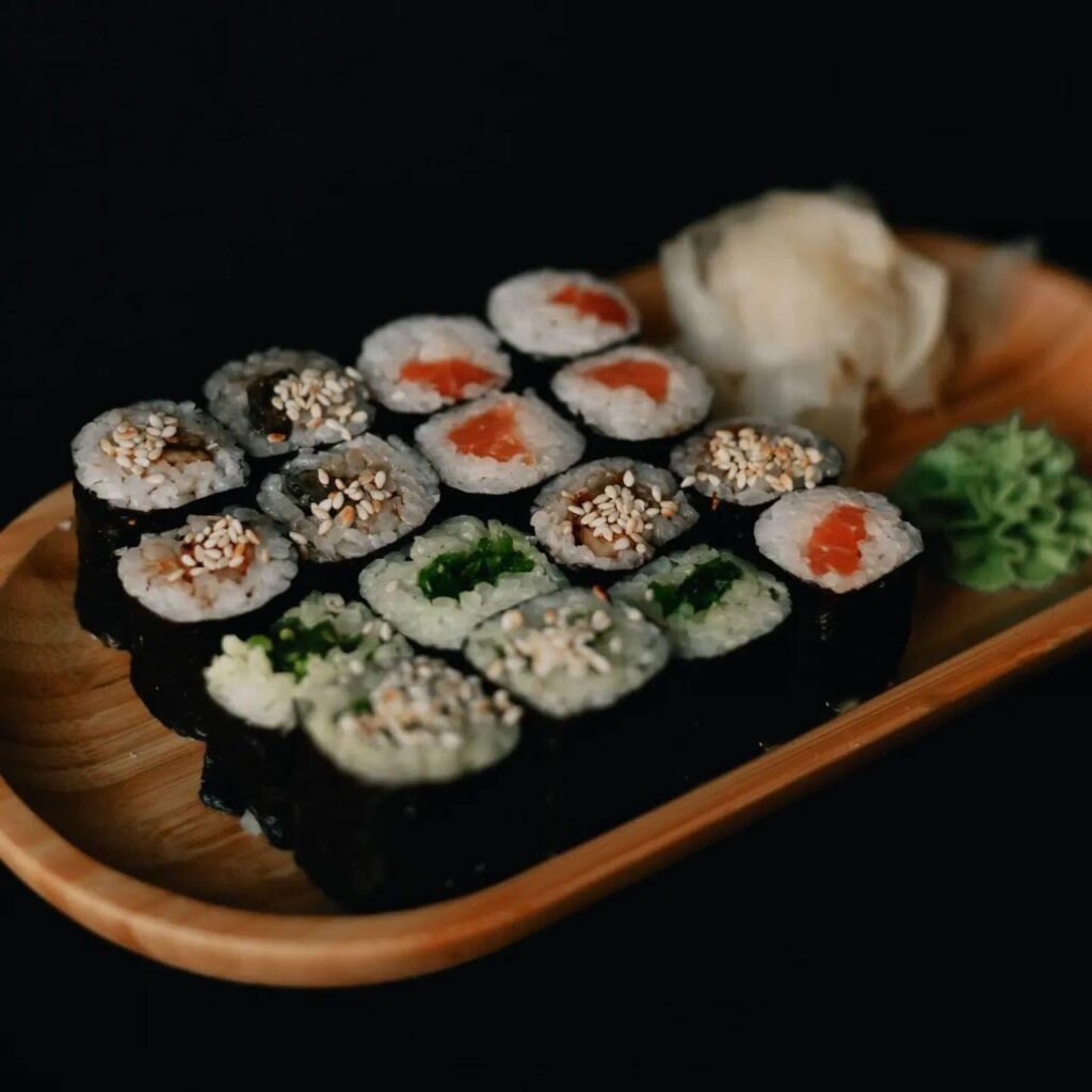 Maki mix — 16 pieces | Yumiyum Sushi
